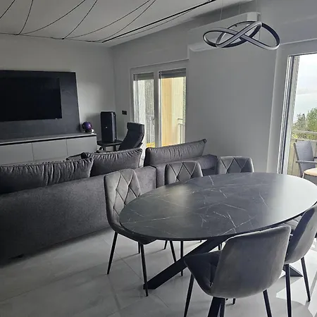 Family Friendly With A Swimming Pool - Volosko, - 15071 *
