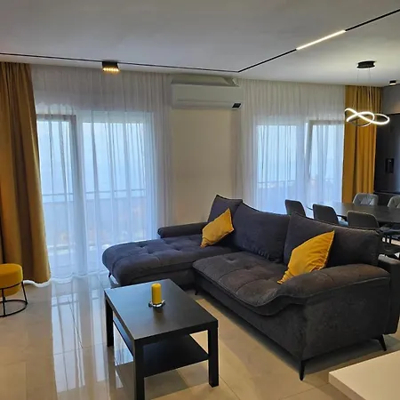 Family-friendly With Swimming Pool - Volosko, - 15071 *